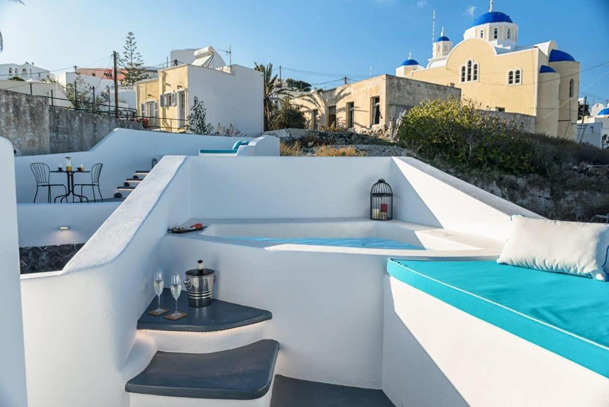 Santorini Traditional Apt With Private Hot Tub Apartment Fira  Ngoại thất bức ảnh