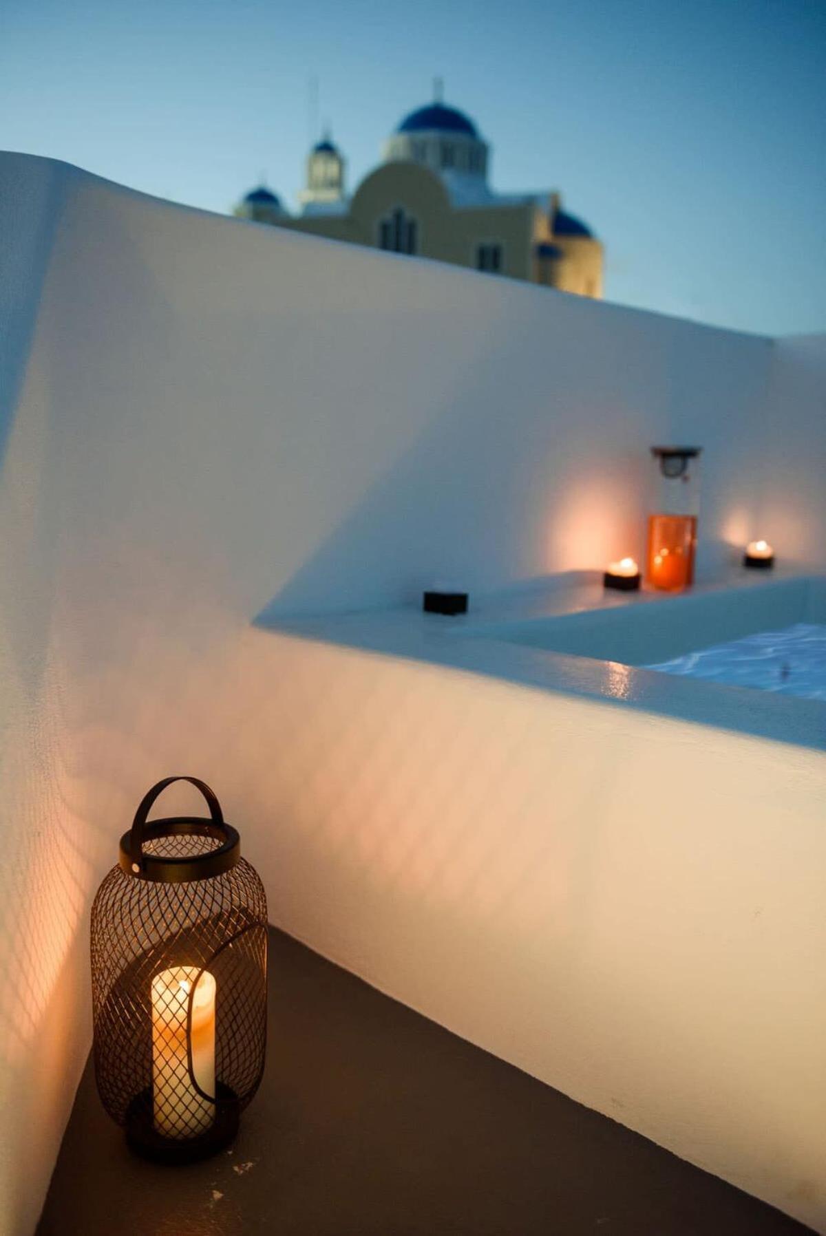 Santorini Traditional Apt With Private Hot Tub Apartment Fira  Ngoại thất bức ảnh